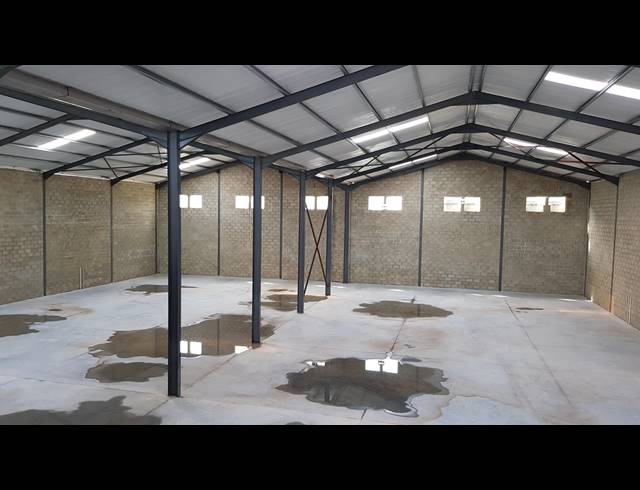 1,107M² FACTORY TO LET IN SAXENBURG PARK 2
